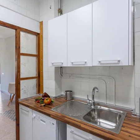 2 Bedroom Historical Center