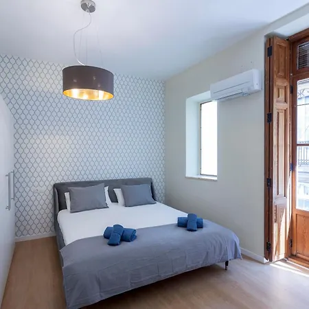 2 Bedroom Historical Center Apartment *