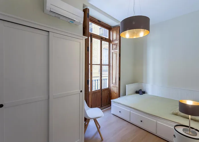Apartment 2 Bedroom Historical Center *